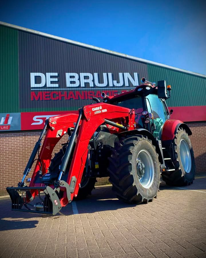  AFGELEVERD CASE MAXXUM 150 CVX met