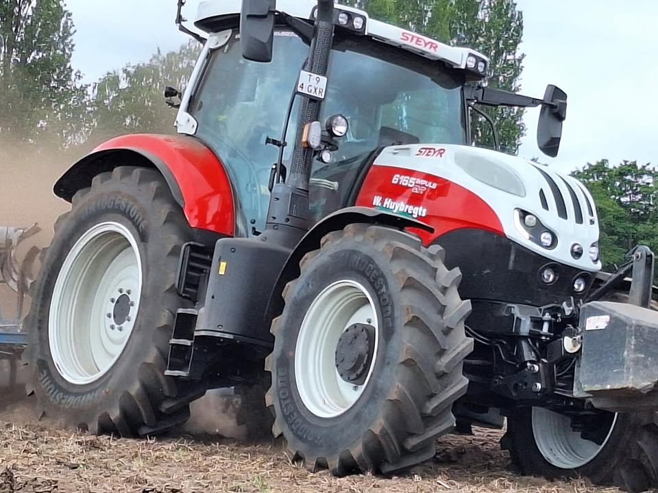  AFGELEVERD  Deze prachtige  STEYR