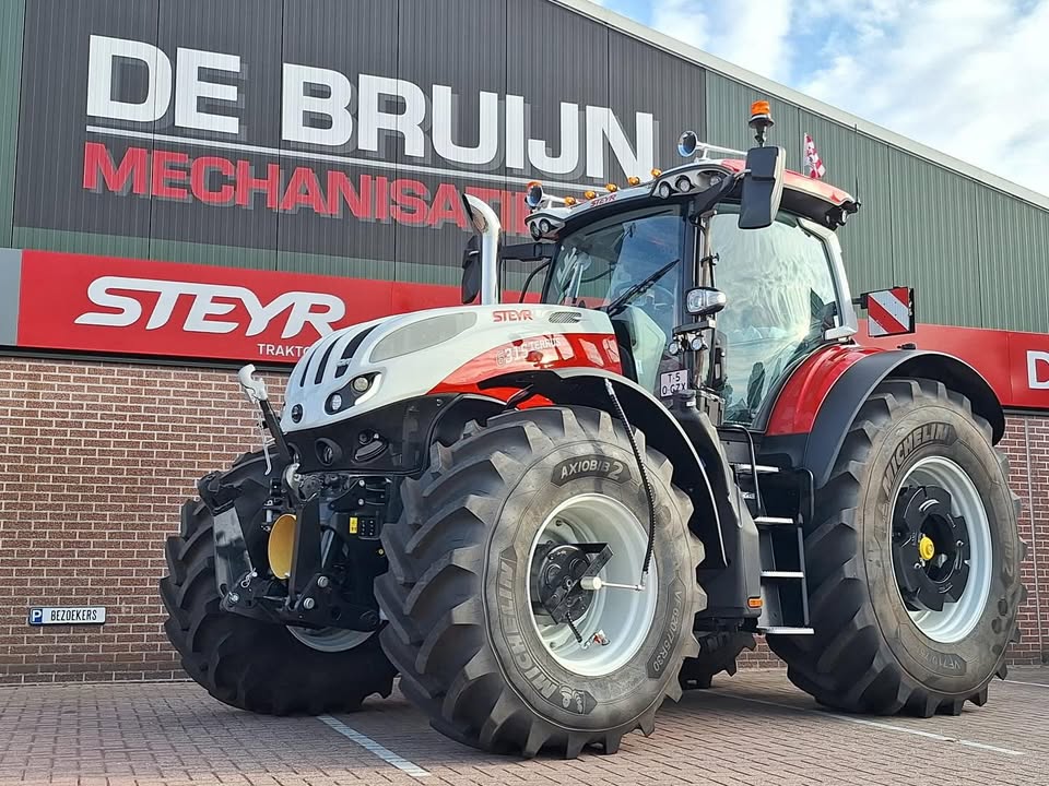  AFGELEVERD STEYR TERRUS 6315 Deze