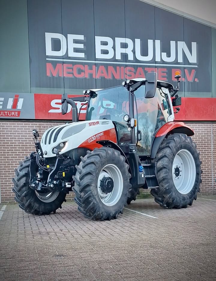 AFGELEVERD STEYR EXPERT 4130 CVT  